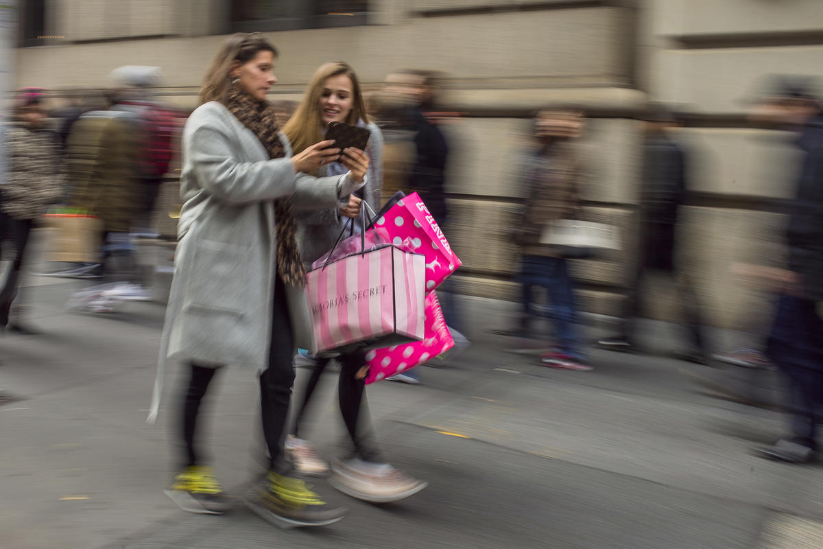 US consumer confidence jumps to highest level in 9 years